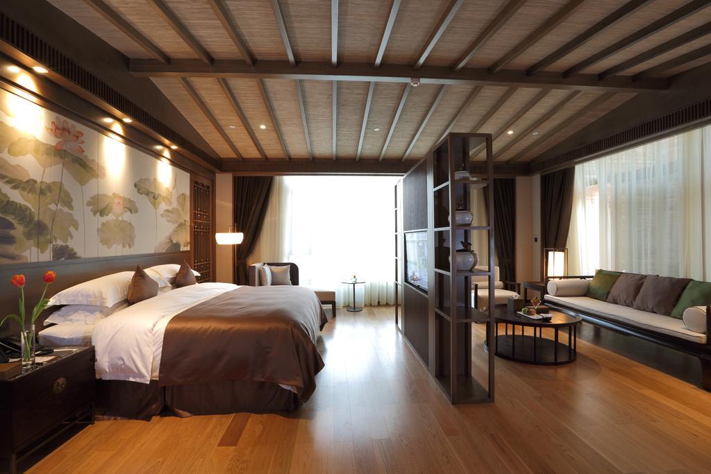 S&N Zhejiang Linhai International Hotel Room photo
