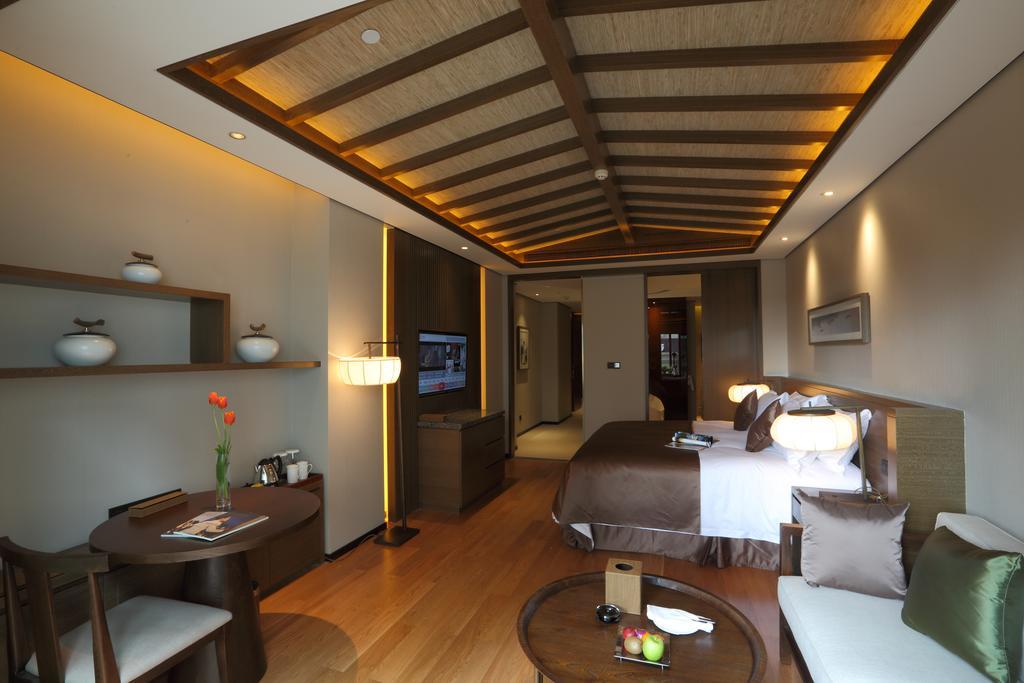 S&N Zhejiang Linhai International Hotel Room photo