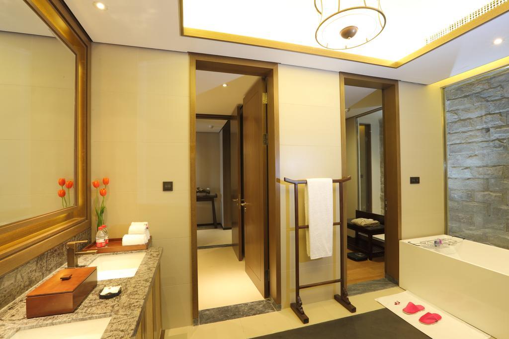 S&N Zhejiang Linhai International Hotel Room photo
