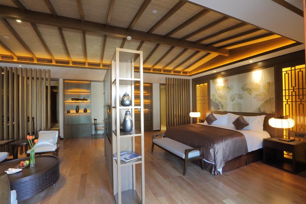 S&N Zhejiang Linhai International Hotel Room photo