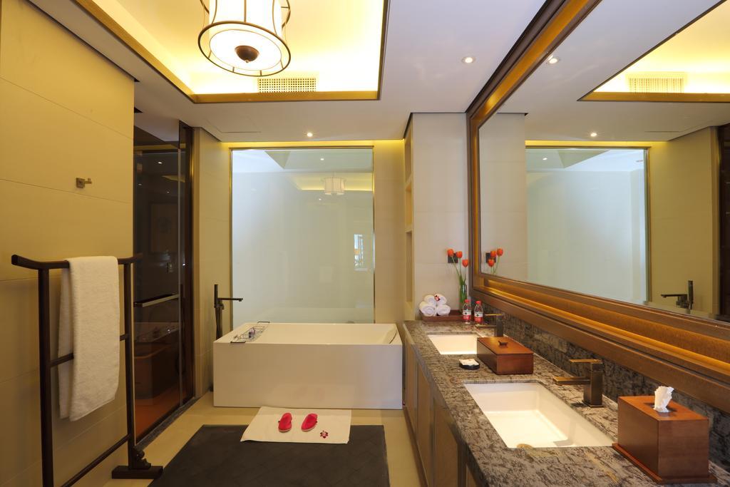 S&N Zhejiang Linhai International Hotel Room photo