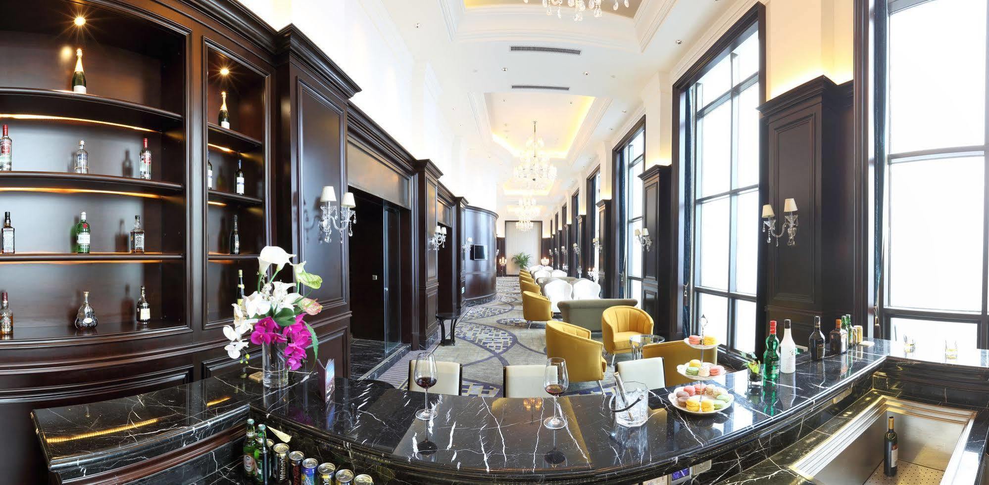 S&N Zhejiang Linhai International Hotel Exterior photo
