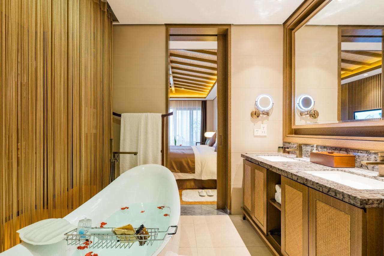 S&N Zhejiang Linhai International Hotel Exterior photo