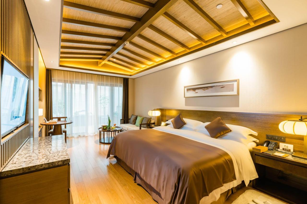 S&N Zhejiang Linhai International Hotel Exterior photo